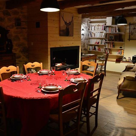 Chambres Et Table D'Hotes Du Pere Boussenac Exteriör bild