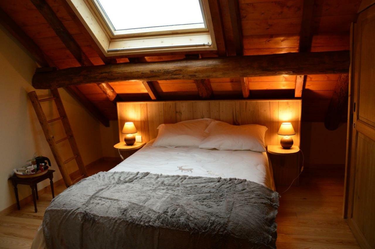 Chambres Et Table D'Hotes Du Pere Boussenac Exteriör bild
