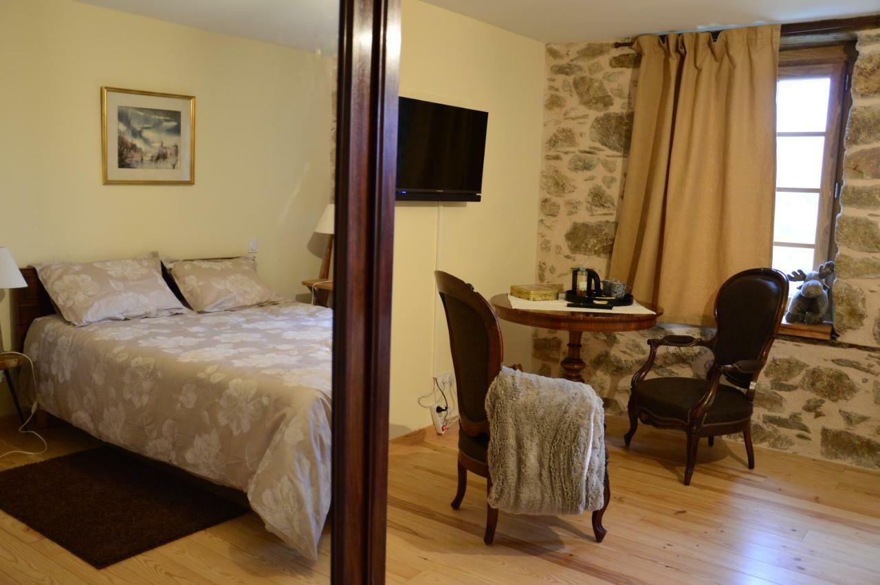 Chambres Et Table D'Hotes Du Pere Boussenac Exteriör bild