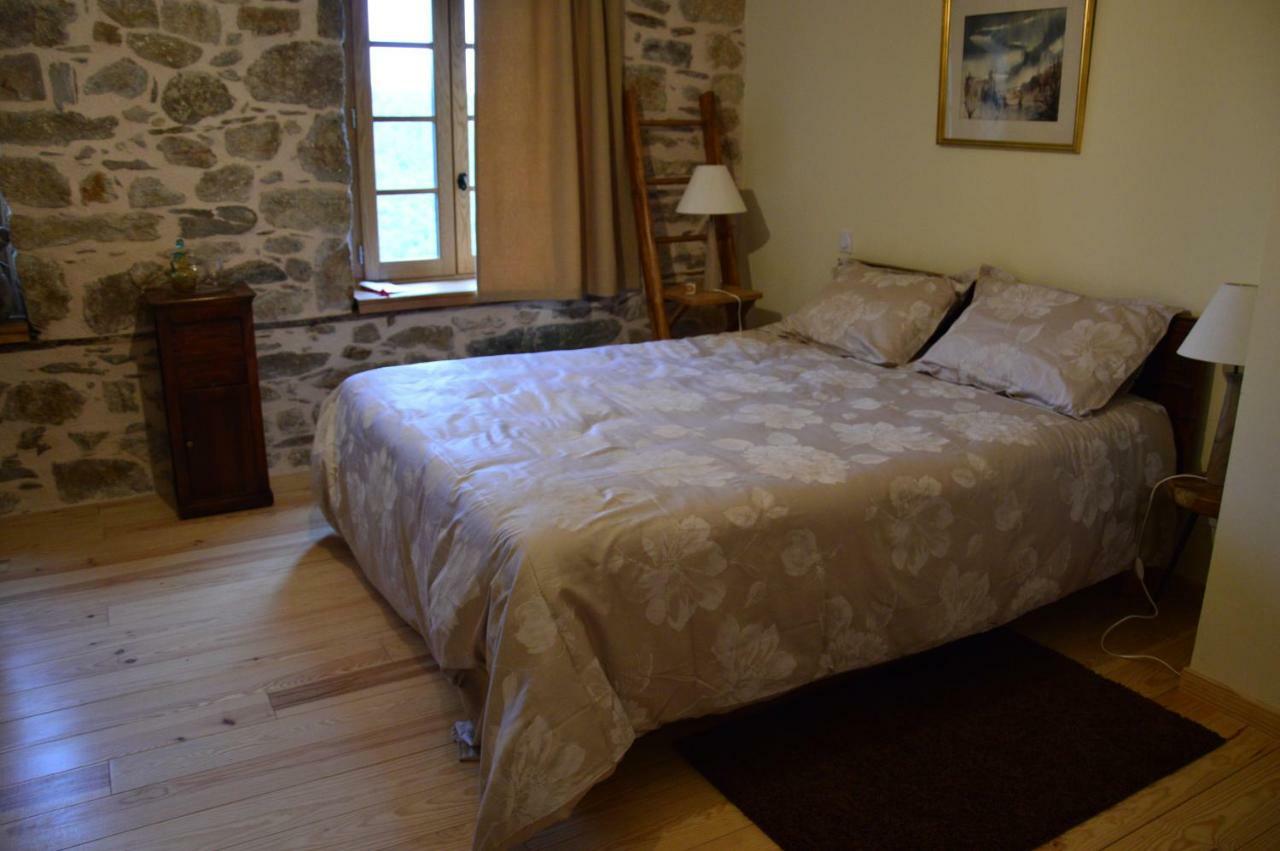 Chambres Et Table D'Hotes Du Pere Boussenac Exteriör bild