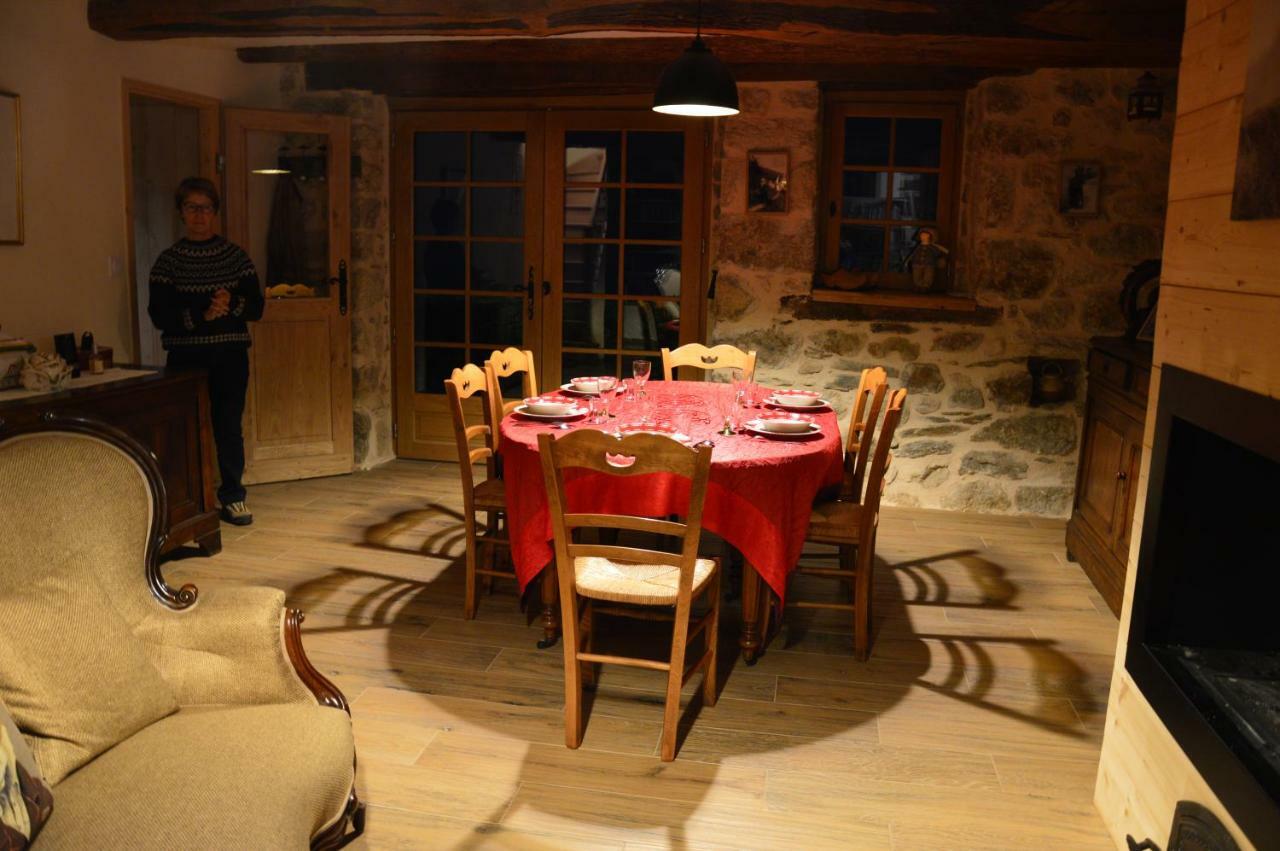 Chambres Et Table D'Hotes Du Pere Boussenac Exteriör bild
